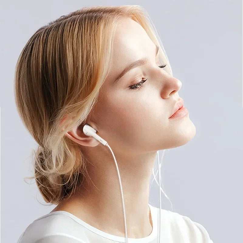 Premium Lightning Connector Wired Earphones for iPhone – Compatible with iPhone 14, 13, 12, 11, X, 8, 7 Series